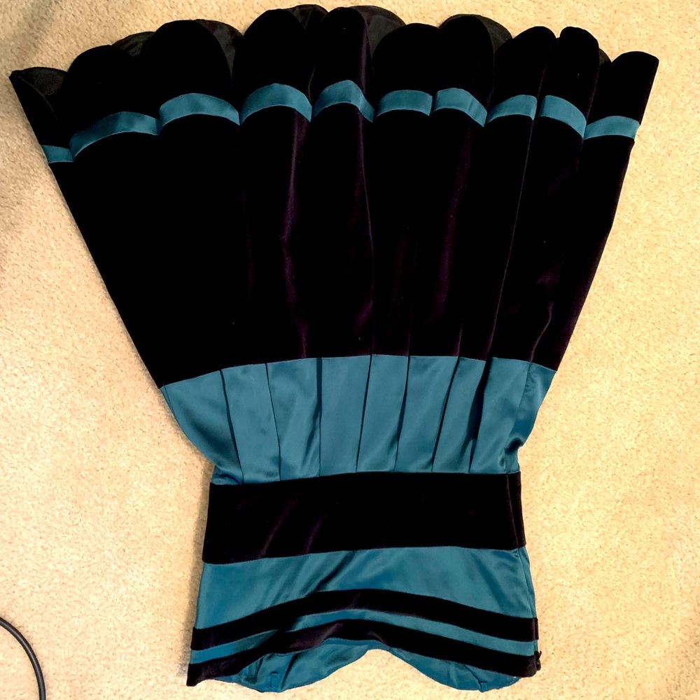 European strapless cocktail dress (photo upside down) beautiful contrast colors.